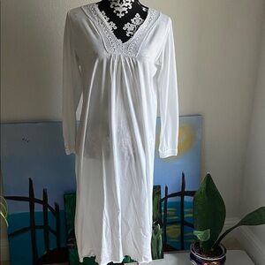 Peruvian Connection White Lace Trim Chemise